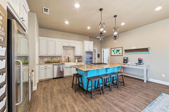 128 E Remuda Court, Fort Worth, TX 76108