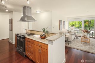 3208 81st Place SE #D102, Mercer Island, WA 98040