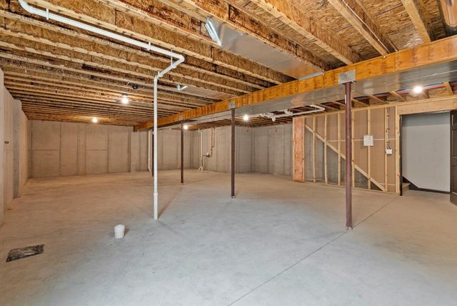 1910 SOUTHLAND LANE, New London, WI 54961