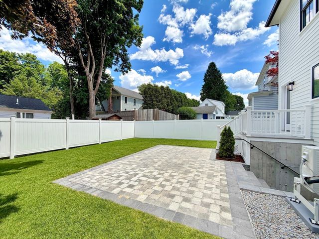 6 Intervale Rd, Wellesley, MA 02481