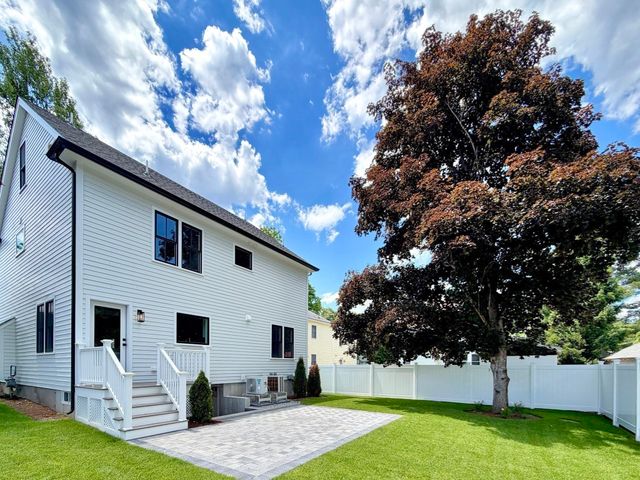 6 Intervale Rd, Wellesley, MA 02481