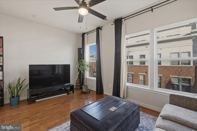 12183 WAVELAND ST, Fairfax, VA 22033