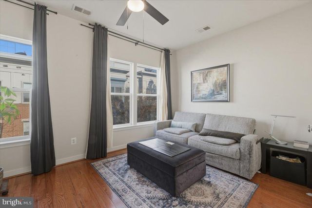 12183 WAVELAND ST, Fairfax, VA 22033