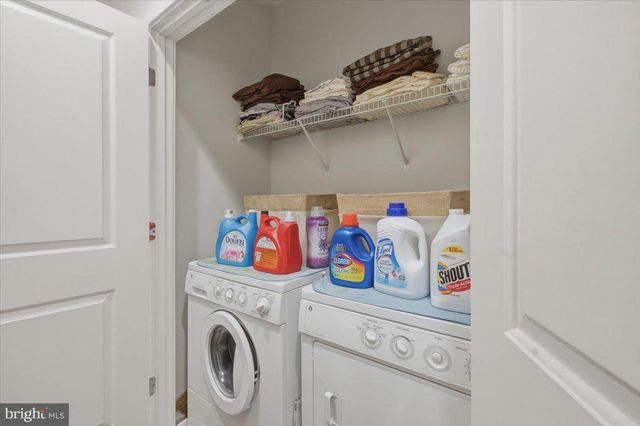 12183 WAVELAND ST, Fairfax, VA 22033