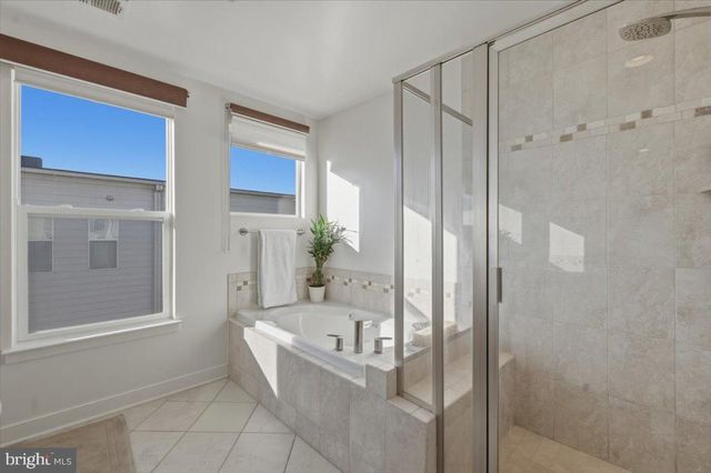 12183 WAVELAND ST, Fairfax, VA 22033