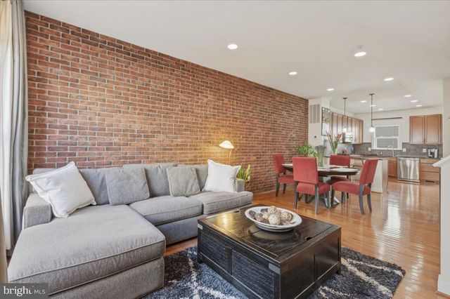 12183 WAVELAND ST, Fairfax, VA 22033