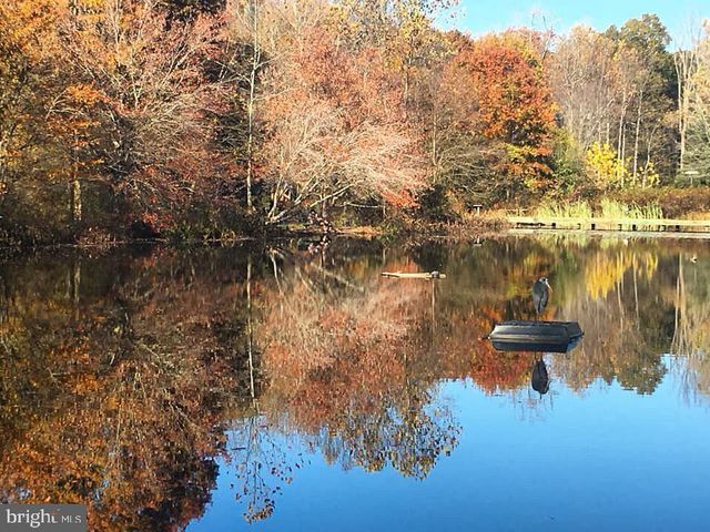 12183 WAVELAND ST, Fairfax, VA 22033