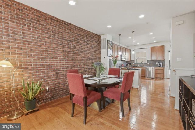 12183 WAVELAND ST, Fairfax, VA 22033