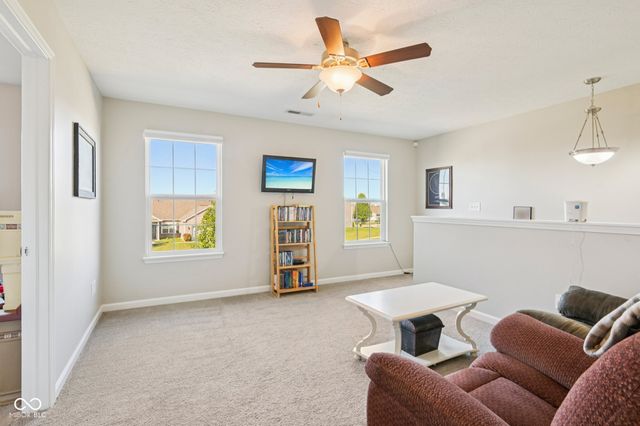 1749 N Creekwater Pass, Greenfield, IN 46140