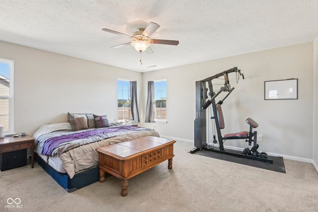 1749 N Creekwater Pass, Greenfield, IN 46140