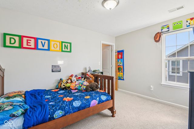 1749 N Creekwater Pass, Greenfield, IN 46140