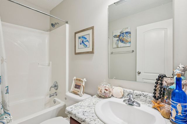 1749 N Creekwater Pass, Greenfield, IN 46140
