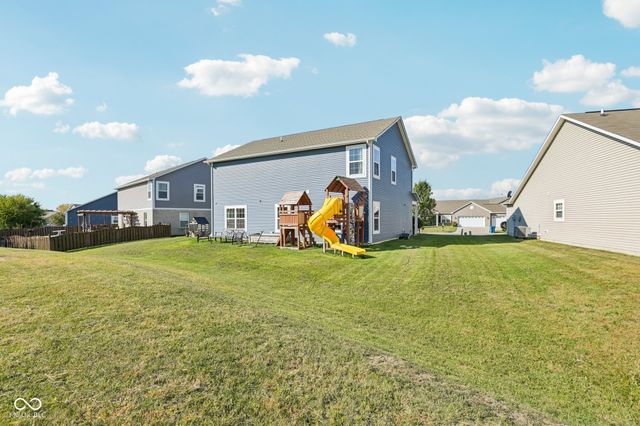 1749 N Creekwater Pass, Greenfield, IN 46140
