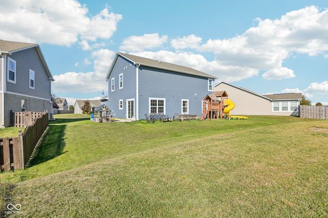 1749 N Creekwater Pass, Greenfield, IN 46140