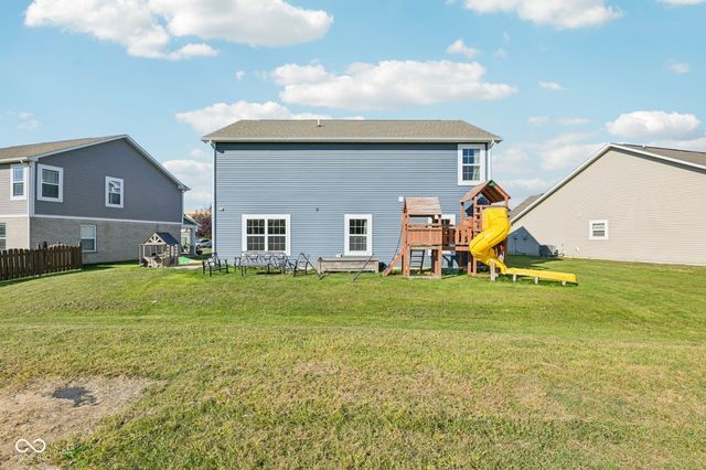1749 N Creekwater Pass, Greenfield, IN 46140