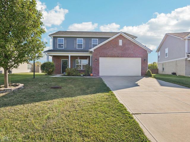 1749 N Creekwater Pass, Greenfield, IN 46140