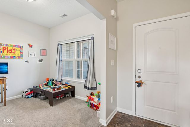 1749 N Creekwater Pass, Greenfield, IN 46140