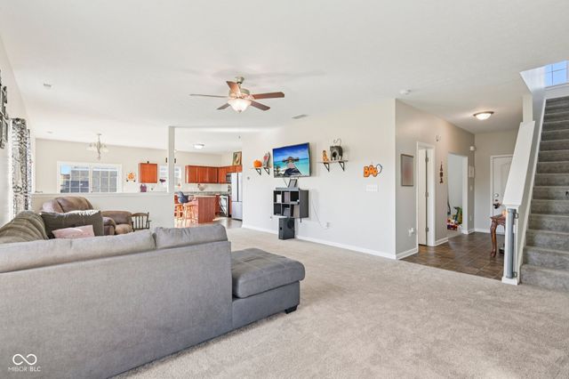 1749 N Creekwater Pass, Greenfield, IN 46140