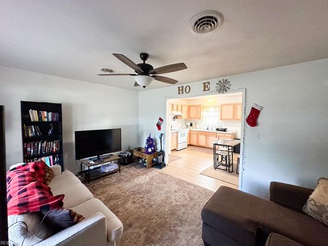 308 Elizabeth ST, Suffolk, VA 23434