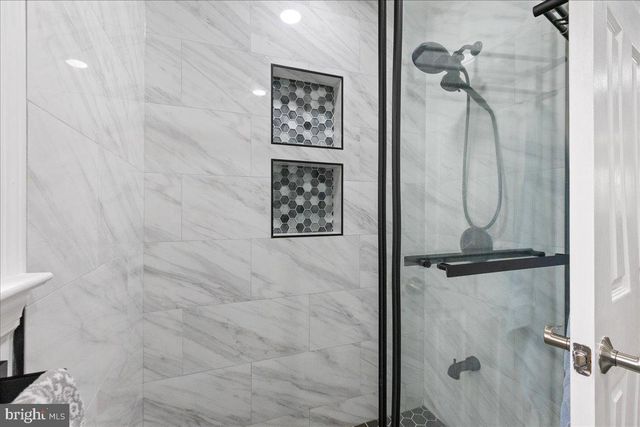 3 YORKTOWNE CT, West Windsor, NJ 08550