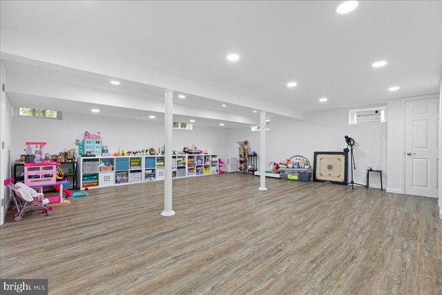 3 YORKTOWNE CT, West Windsor, NJ 08550