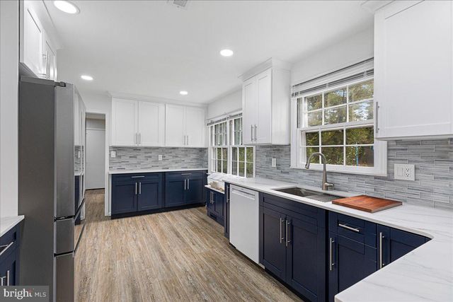 3 YORKTOWNE CT, West Windsor, NJ 08550