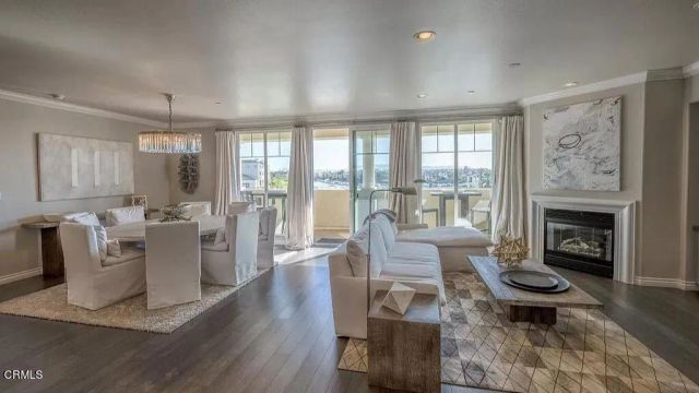 4346 Tradewinds Drive, Oxnard, CA 93035