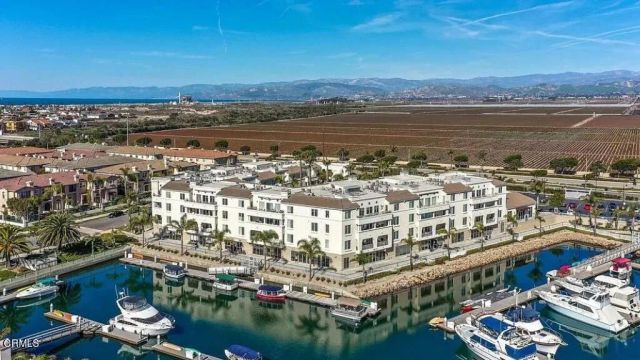 4346 Tradewinds Drive, Oxnard, CA 93035