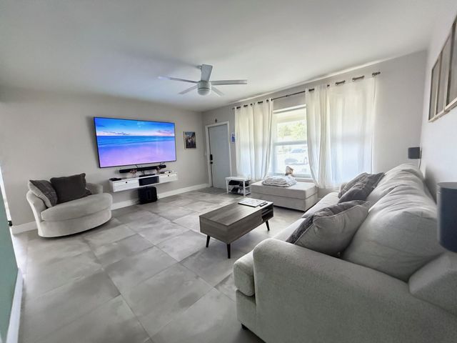 2340 N 58th Terrace, Hollywood, FL 33021