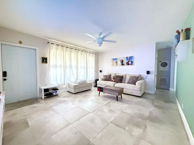 2340 N 58th Terrace, Hollywood, FL 33021