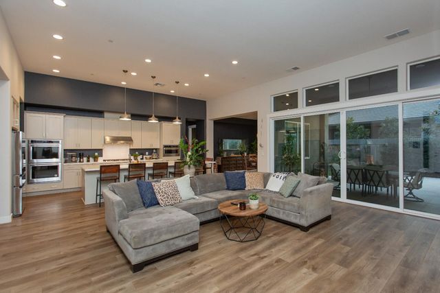 2754 Millstream Ln, Turlock, CA 95382