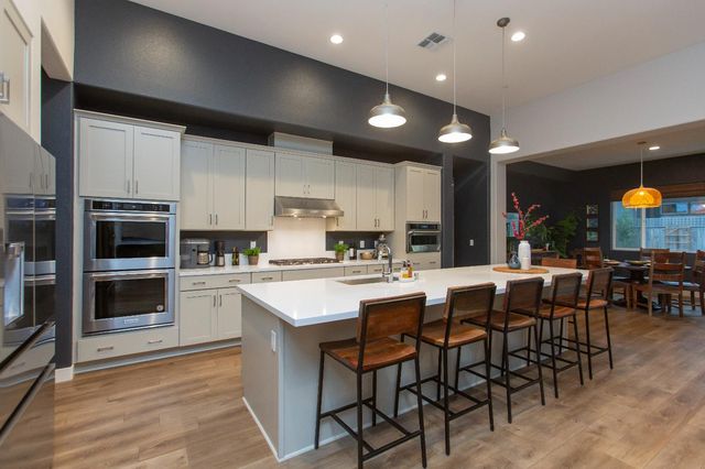 2754 Millstream Ln, Turlock, CA 95382