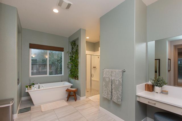 2754 Millstream Ln, Turlock, CA 95382