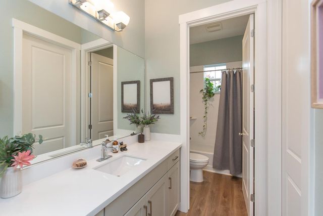 2754 Millstream Ln, Turlock, CA 95382