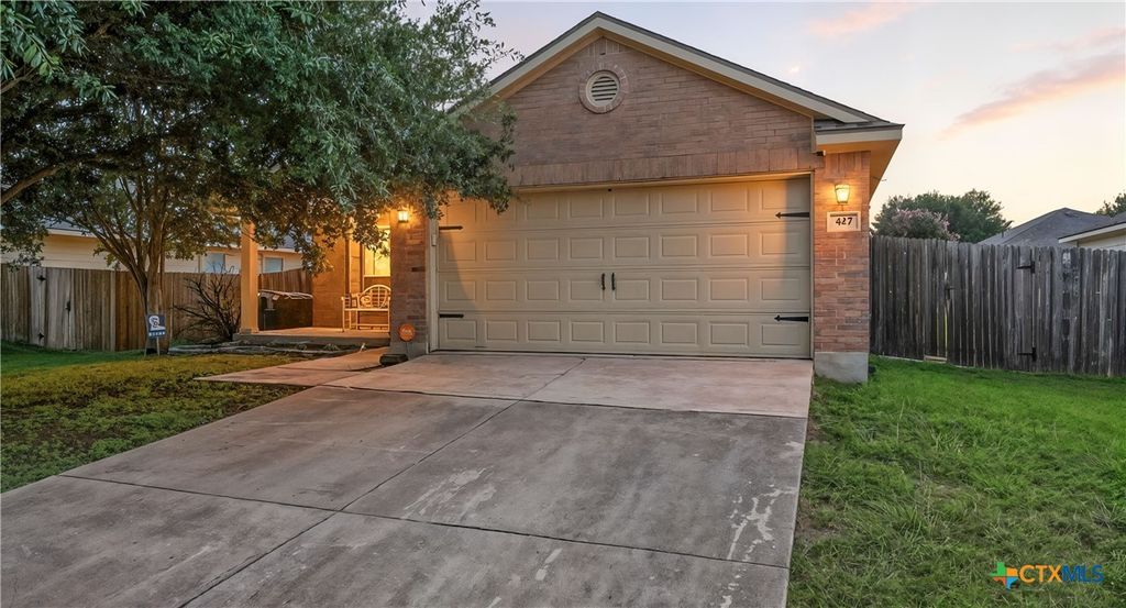 427 Roadrunner Avenue, New Braunfels, TX 78130