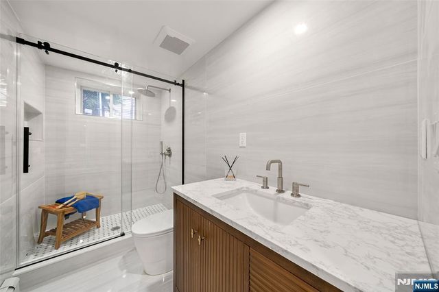 41 Monument Place, Cresskill, NJ 07626