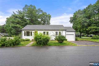 41 Monument Place, Cresskill, NJ 07626