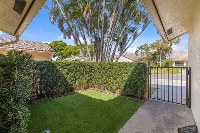 418 Cottonwood Place, Boca Raton, FL 33431