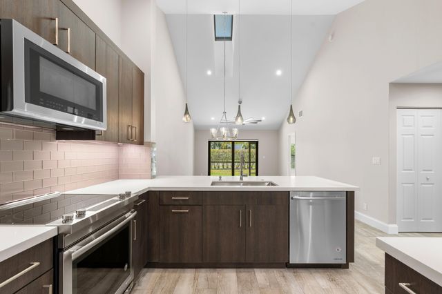 418 Cottonwood Place, Boca Raton, FL 33431