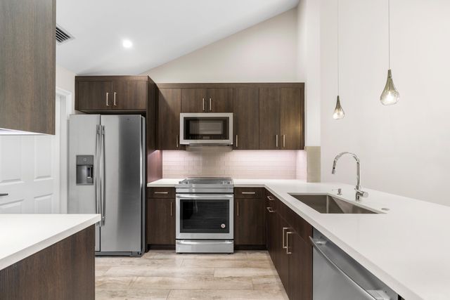 418 Cottonwood Place, Boca Raton, FL 33431