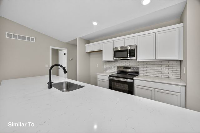 1000 Featherstone Avenue NE, Bondurant, IA 50035