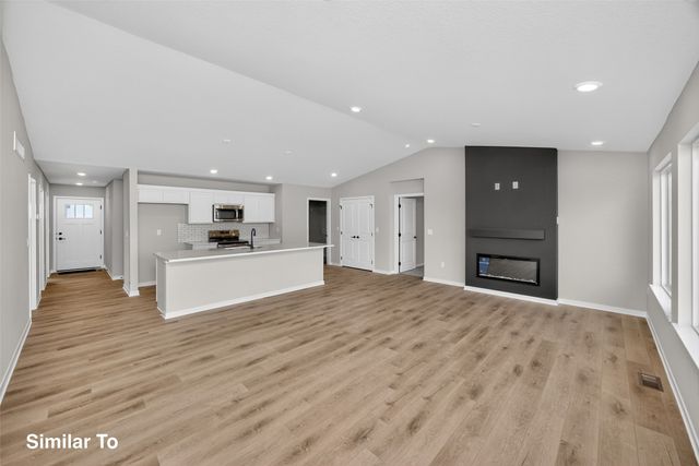 1000 Featherstone Avenue NE, Bondurant, IA 50035