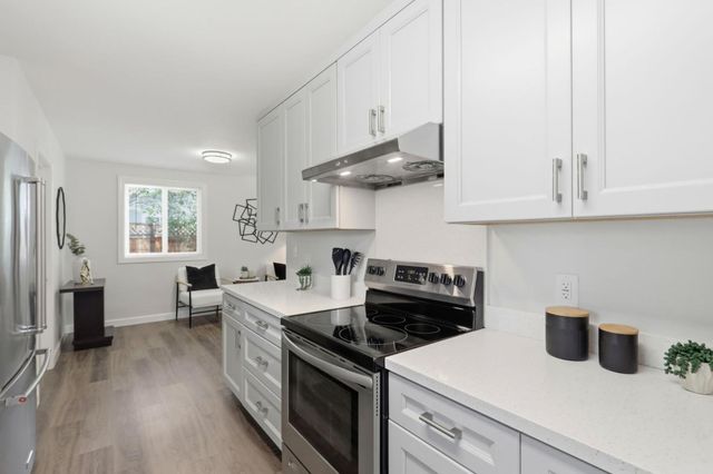 16857 Farley Road, Los Gatos, CA 95032