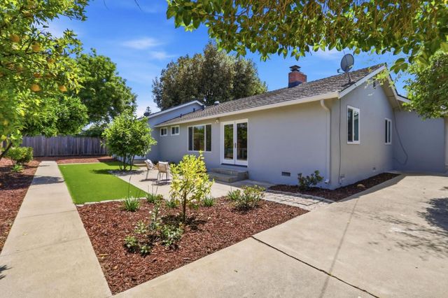 16857 Farley Road, Los Gatos, CA 95032