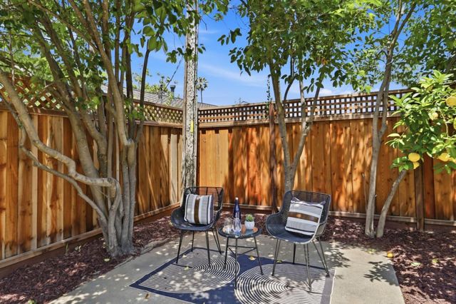16857 Farley Road, Los Gatos, CA 95032
