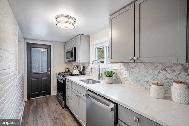 2534 SANDELAND ST, Chester, PA 19013