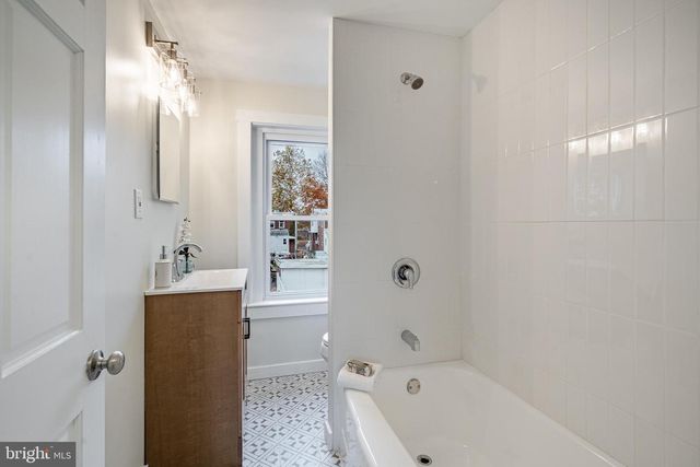 2534 SANDELAND ST, Chester, PA 19013