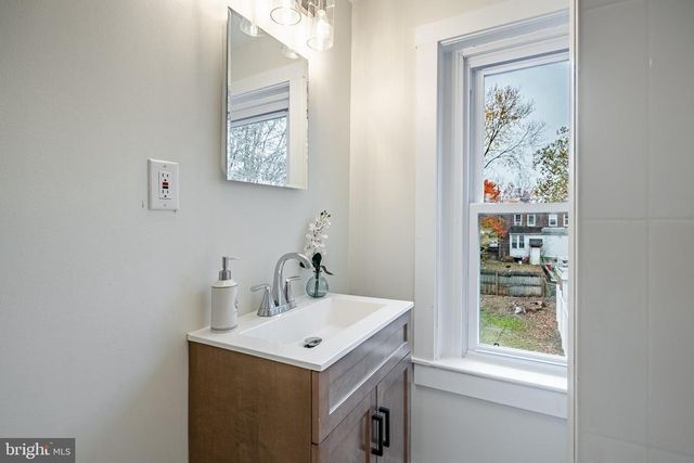 2534 SANDELAND ST, Chester, PA 19013