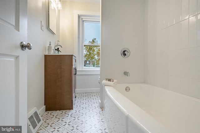 2534 SANDELAND ST, Chester, PA 19013