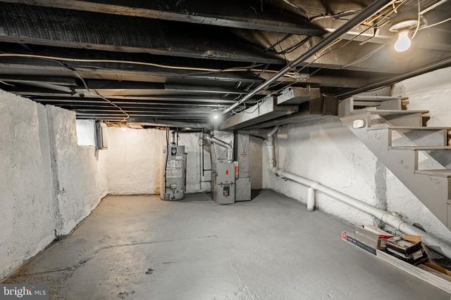 2534 SANDELAND ST, Chester, PA 19013